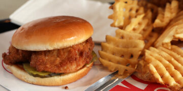Non-Americans Reveal Their 17 Favorite Foods
