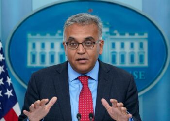 US Sees Risk of COVID Supply Rationing Without More Funds