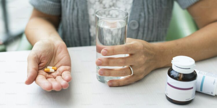 The Nutrition–Medication Loop: How Certain Foods Quietly Change Prescription Effectiveness