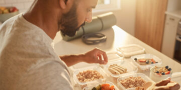 Everyday Nutrition Habits for Productive Home Workouts