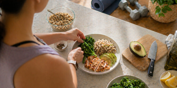 Structured Plates for Sustained Energy During Home Workouts