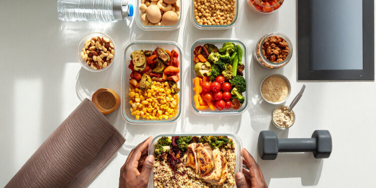 Practical Eating Patterns to Support Home Fitness